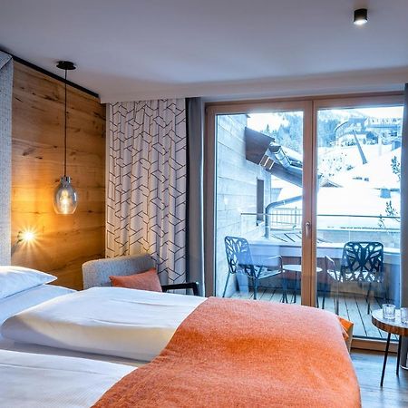 Hotel Das Zwoelferhaus Заалбах-Хинтерглем Екстериор снимка