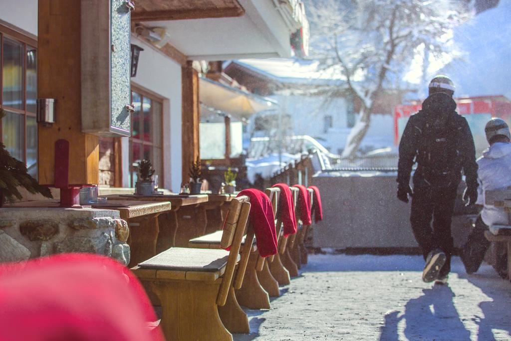 Hotel Das Zwoelferhaus Заалбах-Хинтерглем Екстериор снимка