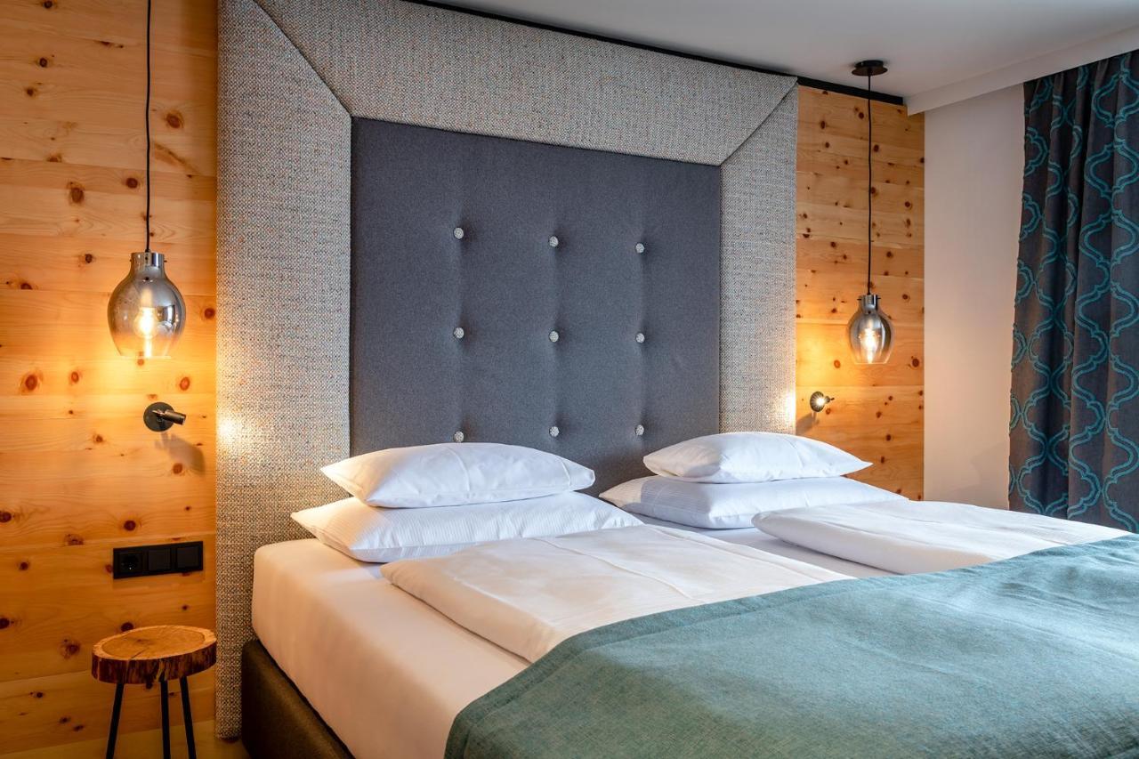 Hotel Das Zwoelferhaus Заалбах-Хинтерглем Екстериор снимка