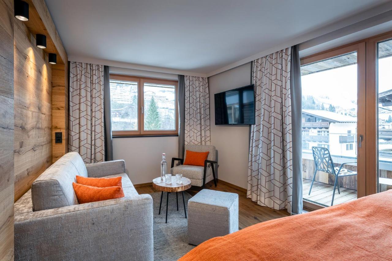 Hotel Das Zwoelferhaus Заалбах-Хинтерглем Екстериор снимка