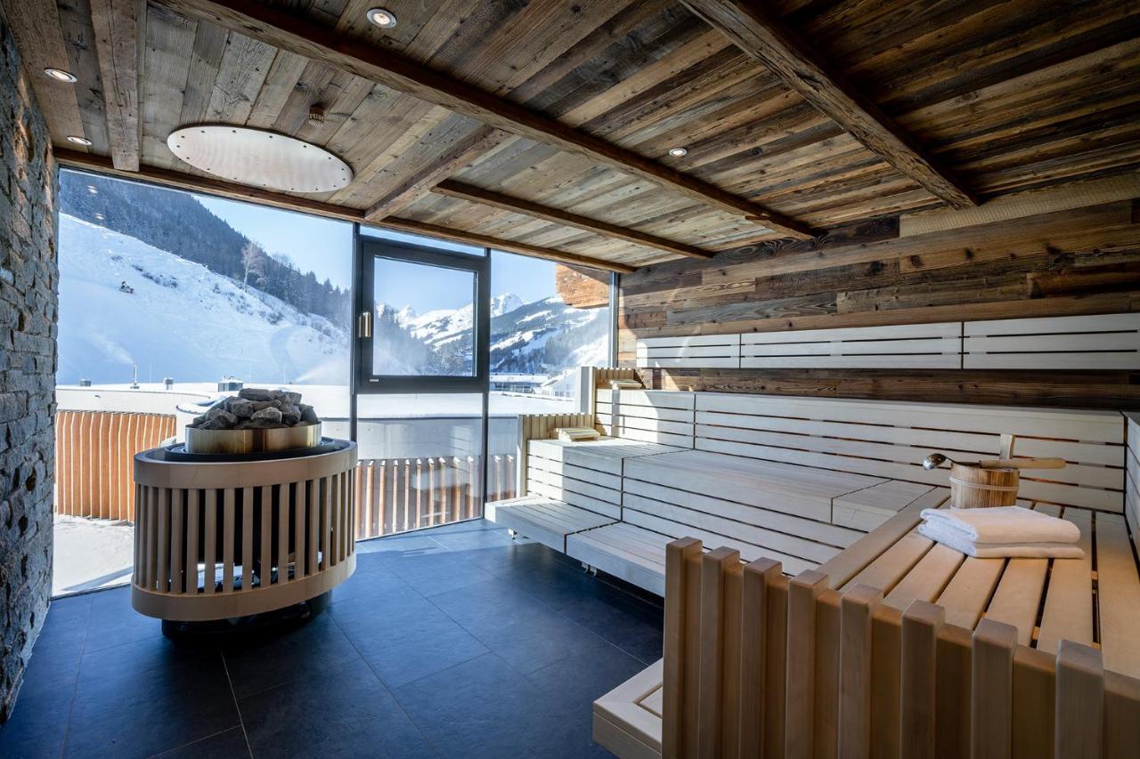 Hotel Das Zwoelferhaus Заалбах-Хинтерглем Екстериор снимка