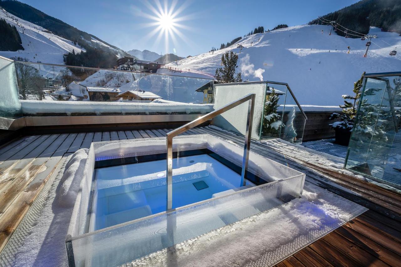 Hotel Das Zwoelferhaus Заалбах-Хинтерглем Екстериор снимка
